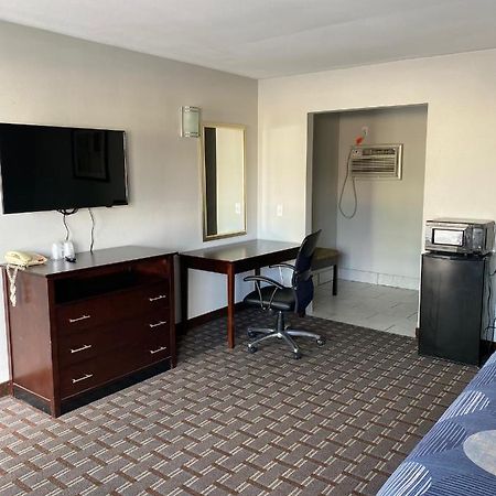 New Budget Inn Eaton Екстер'єр фото